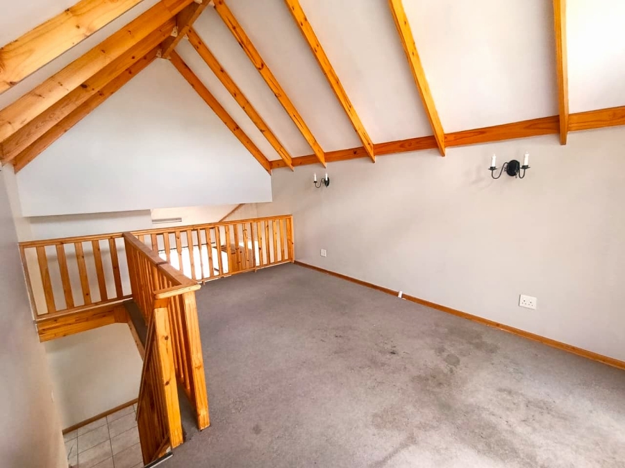 2 Bedroom Property for Sale in Langenhovenpark Free State